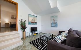 Apartments 7+